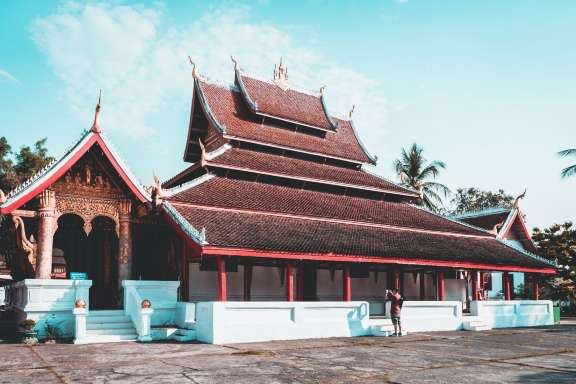 รวม 15 วัดในลาว 2569 สวยระดับโลก สายบุญ สายมู ห้ามพลาด | Trip.com