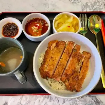 ข้าวหน้าหมูทอดฮ่องกง