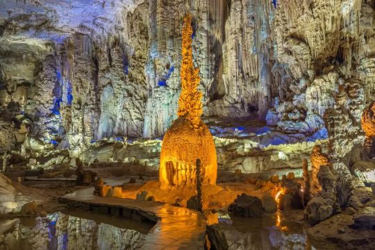 ถ้ำจือจิน (Zhijin Cave) ชมโลกใต้พิภพและหินงอกหินย้อยสุดอลังการ&nbsp;