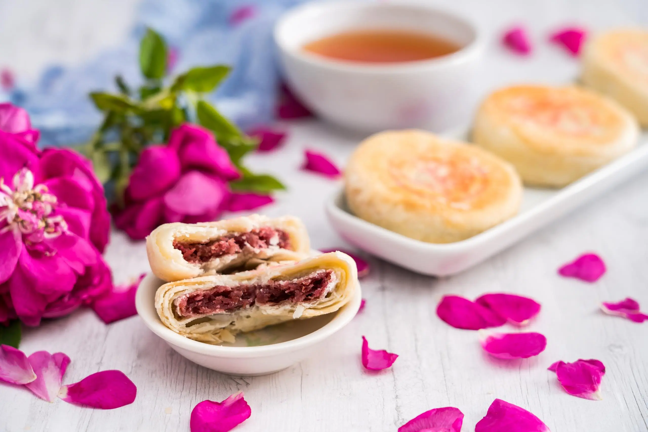 ขนมเปี๊ยะไส้กุหลาบ