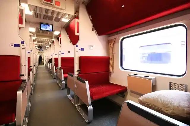 รถไฟแดง-1