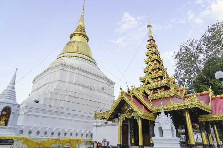 6. วัดพระแก้วดอนเต้าสุชาดาราม