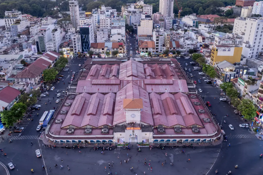 overview of Tan Dinh Market