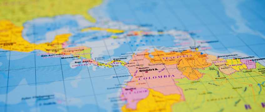 Mapa de América Central y del Sur con enfoque en Colombia, Panamá y Venezuela, planificación de viaje.