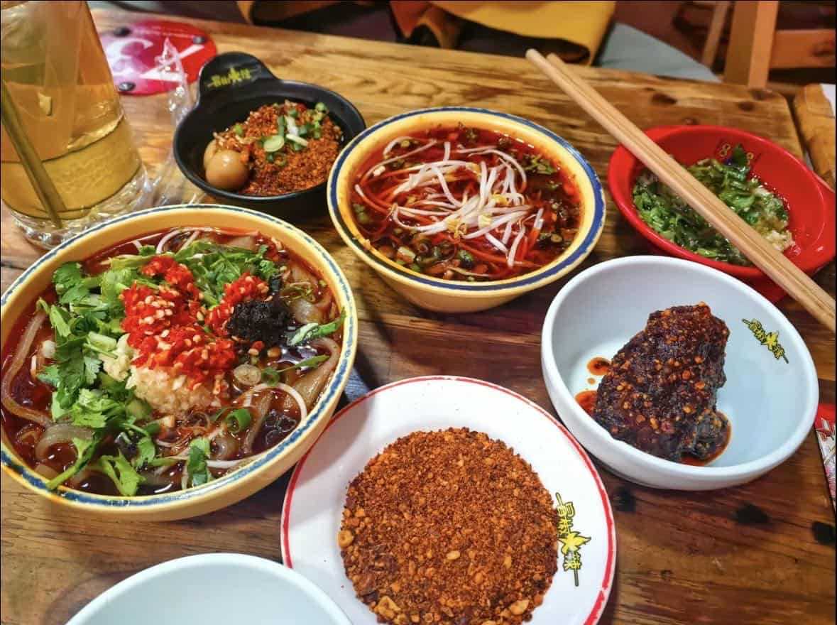 ร้านลับที่คนท้องถิ่นแนะนำ