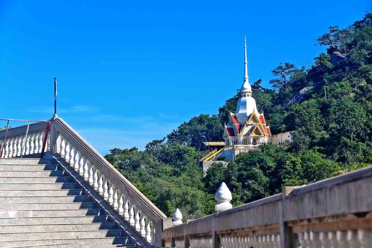 วัดเขาตะเกียบ