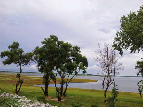 จุดชมวิวสันเขื่อนลำปาว