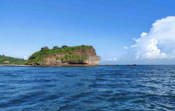 What does a beach holiday in China realistically cost?
