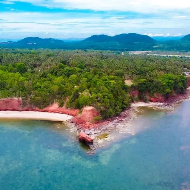 หาดผาแดง