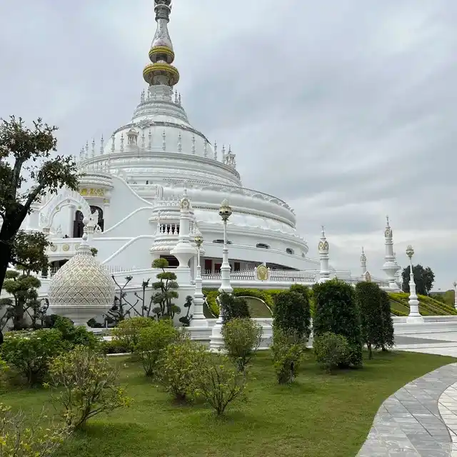 วัดแสงธรรมวังเขาเขียว