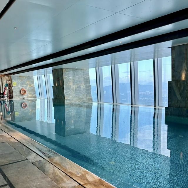 深圳瑞吉酒店無邊際泳池