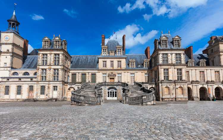 พระราชวังฟงแตนโบล (Fontainebleau)
