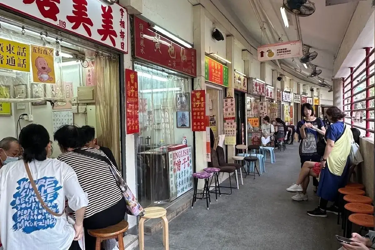 fortune telling stalls