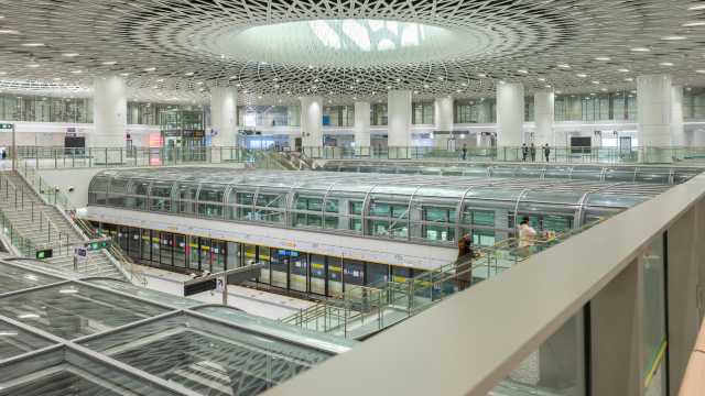 Shenzhen North Railway Station Platform