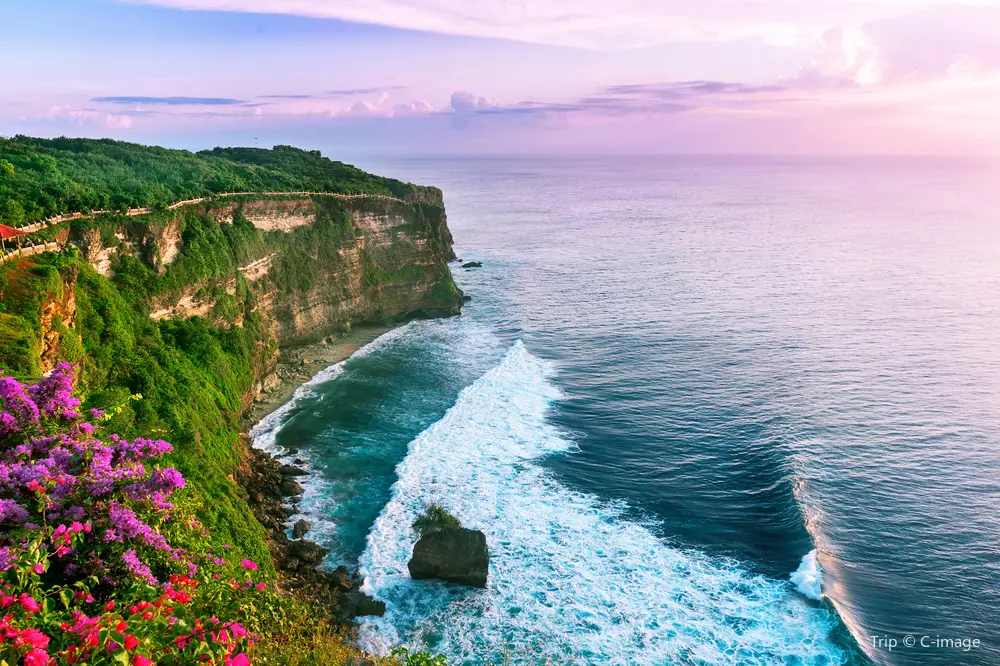 scene at Uluwatu Temple