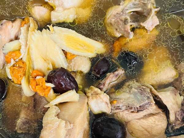 ไก่ต้มสมุนไพร