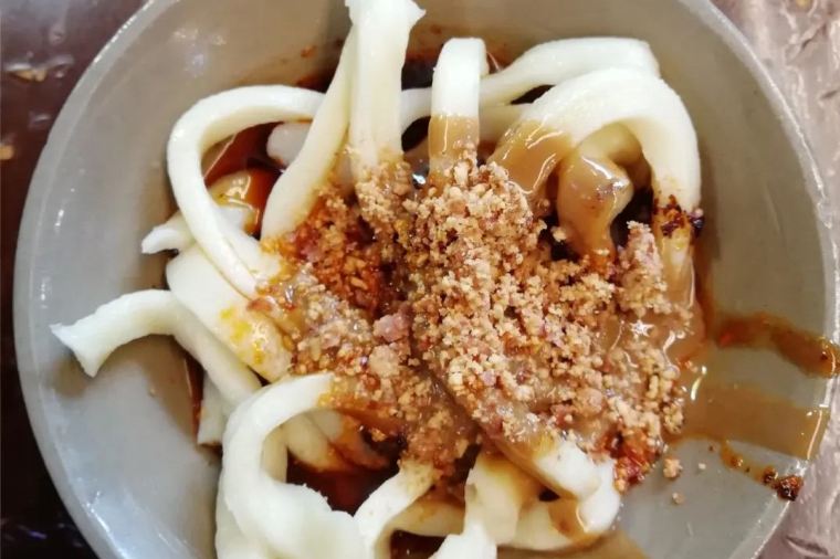 小名堂擔擔甜水麵