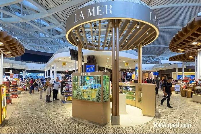 발리 면세점, 공항 