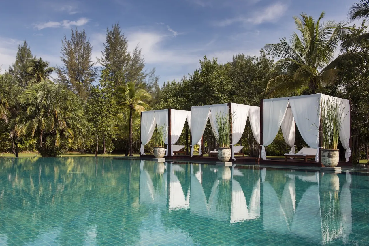 โรงแรม เดอะ ซาโรจิน