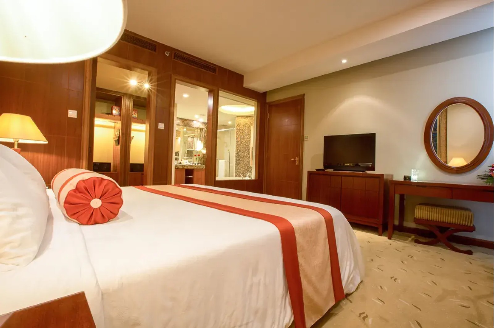 汕尾巴黎半島酒店