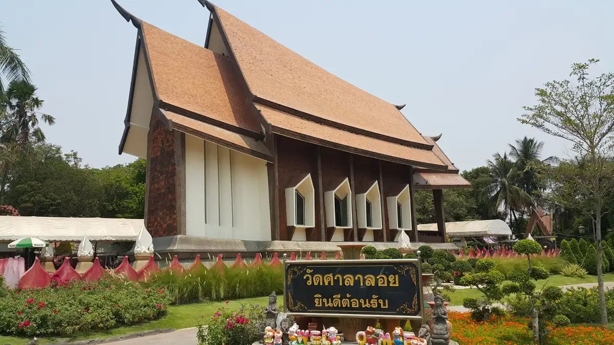 วัดศาลาลอย – วัดคู่บ้านคู่เมืองโคราชอายุกว่า 200 ปี