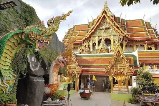 16. วัดบัวขวัญ