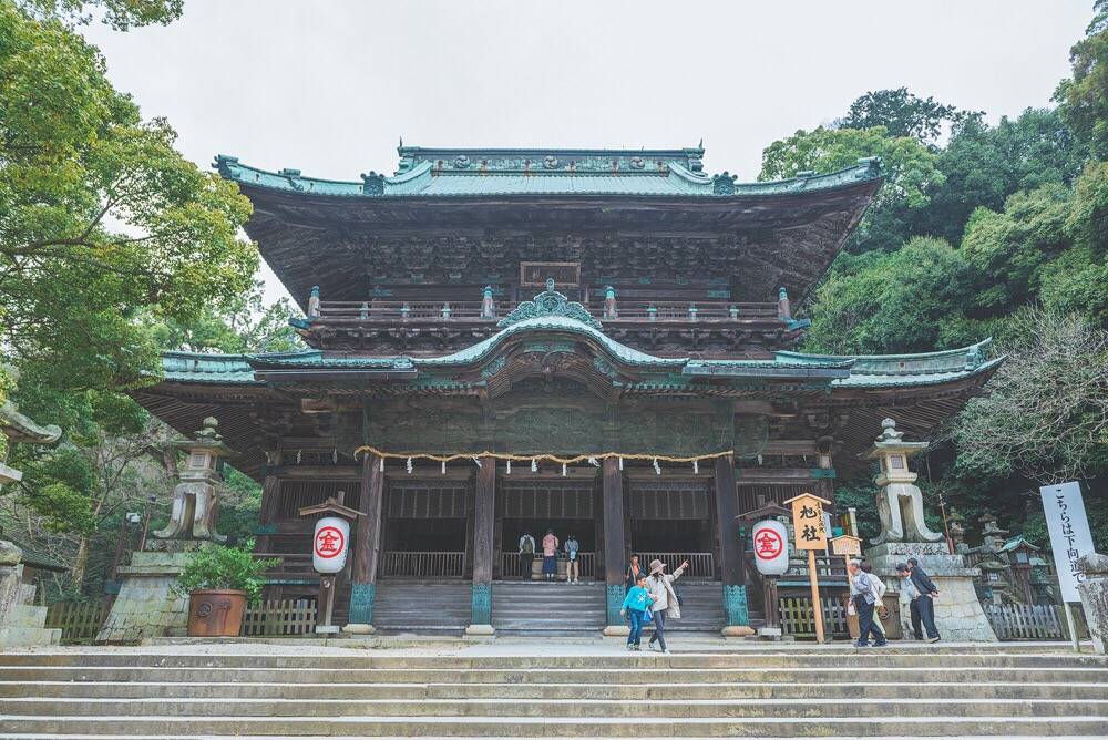 日本香川縣知名神社，供奉海上守護神，參拜道階梯聞名。