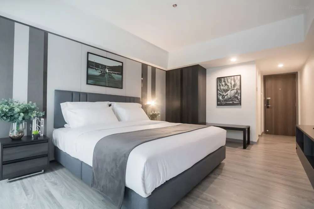 12 เดอะ เรสซิเดนซ์ โฮเทลแอนด์อพาร์ตเมนต์