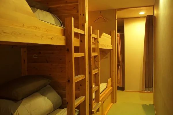 阿蘇 JR 沿線住宿 #2 阿蘇巴瑟背包客飯店