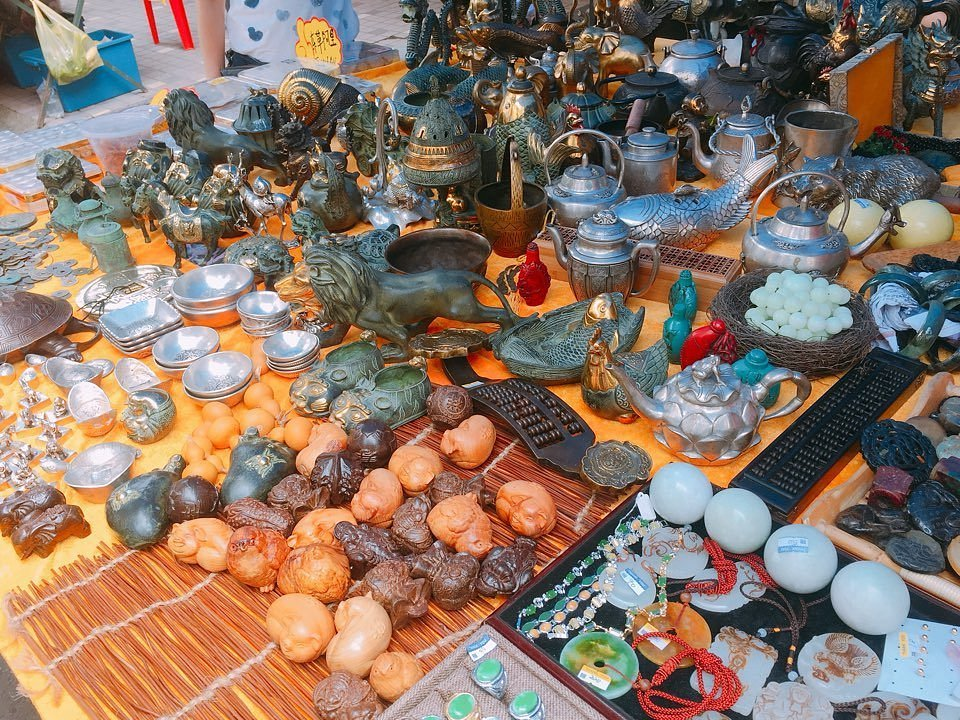A stall in the gaya street sunday market