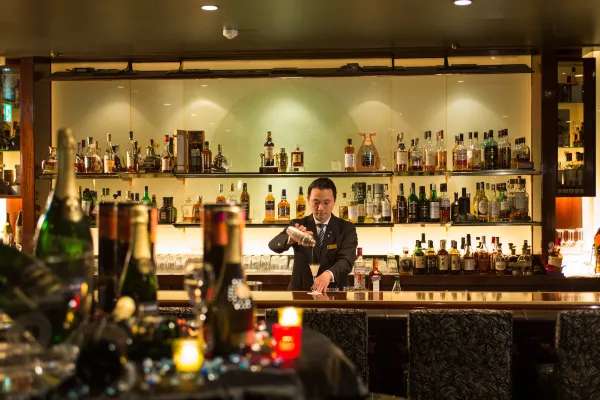 大阪日航飯店餐廳 2F 中央酒吧 夜間飛行