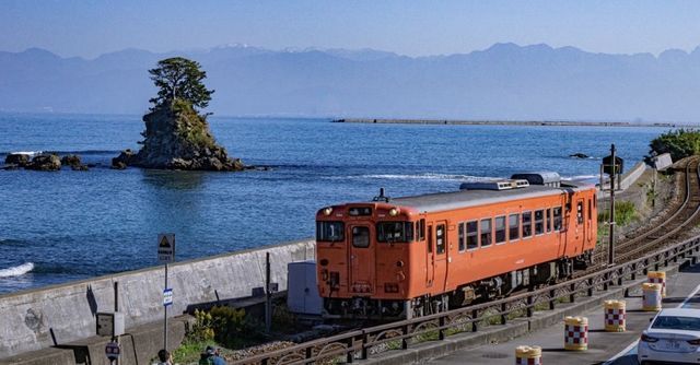 女岩+列車