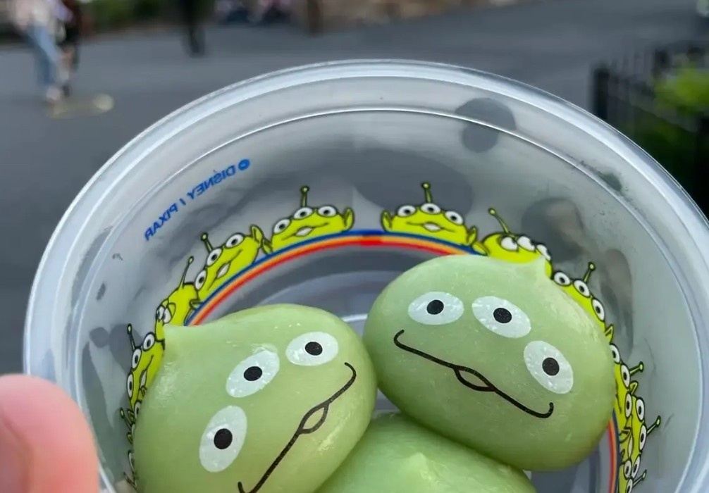 Toy Story Alien mochi dessert served at Tokyo Disneyland