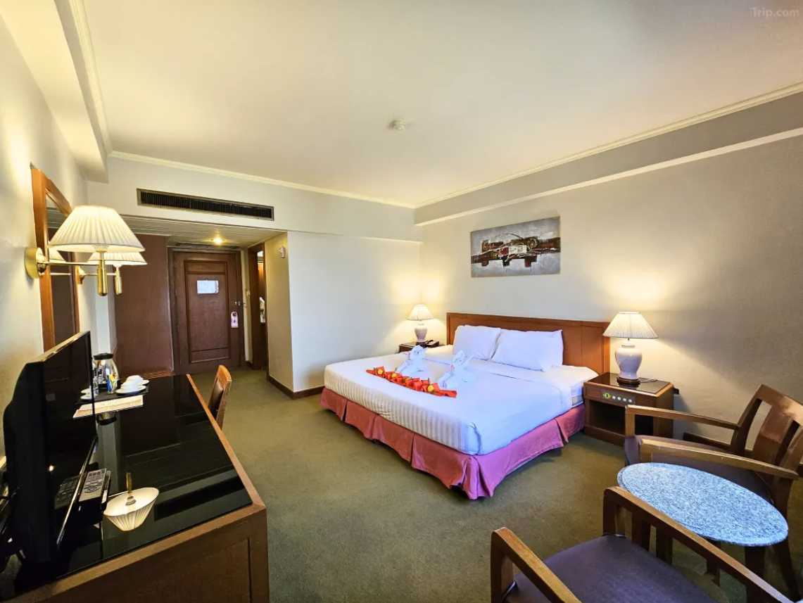 โรงแรมสองพันบุรี