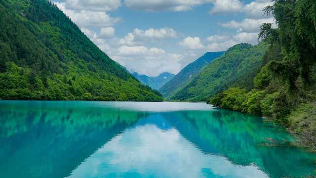 ทะเลสาบแรด (Rhino Lake)
