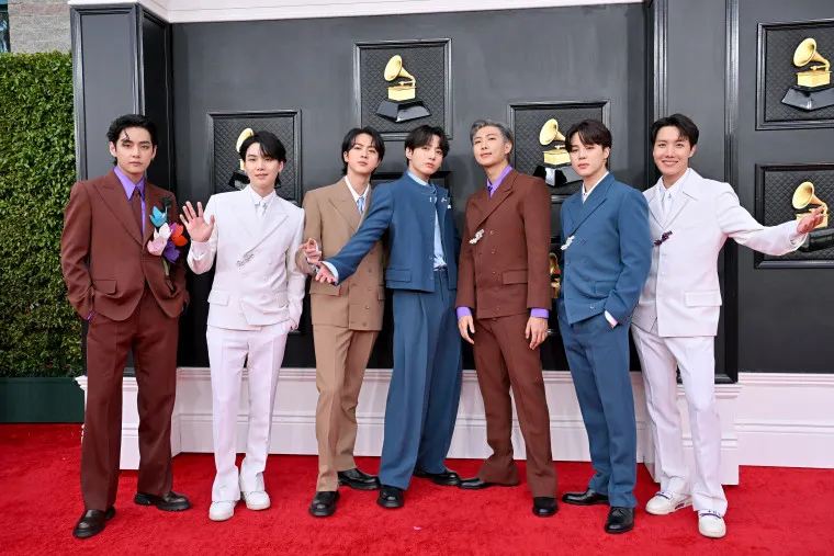 BTS เตรียมคัมแบ็กปี 2026 พร้อมอัลบั้มใหม่และเวิลด์ทัวร์สุดยิ่งใหญ่ 