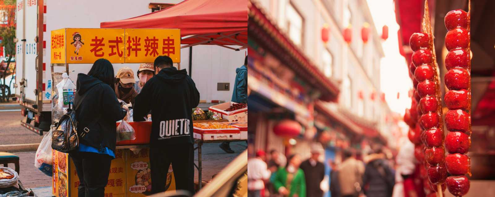 Puesto de comida callejera en China con brochetas de fruta caramelizada y clientes comprando