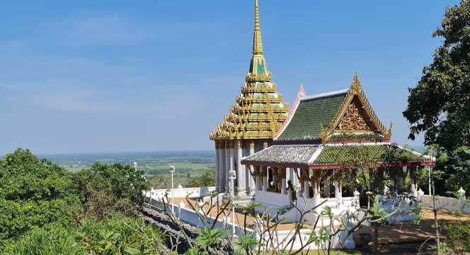 วัดเขาดีสลัก