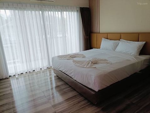 EDC Thailand 2026: คู่มือฉบับสมบูรณ์สำหรับสายปาร์ตี้ เตรียมระเบิดความมันส์ที่ภูเก็ต | Trip.com