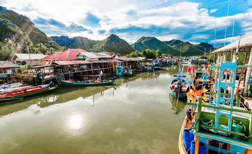 หมู่บ้านชาวประมงปากน้ำปราณ