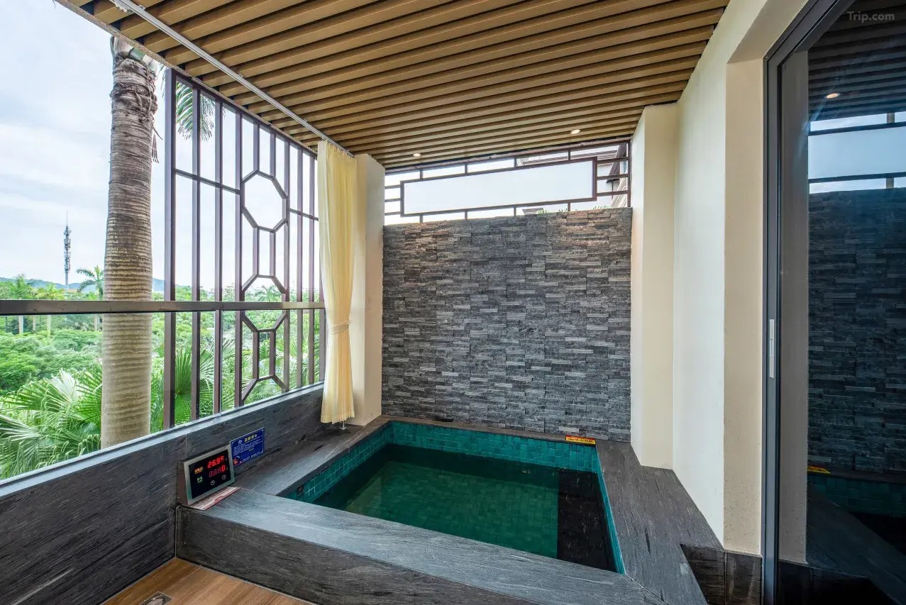 主樓豪華溫泉大床房（私人溫泉）