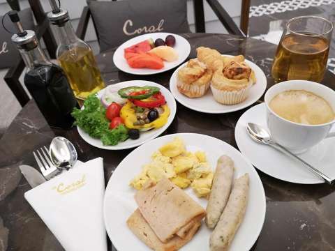 อาหารในเลานจ์สนามบินหาดใหญ่