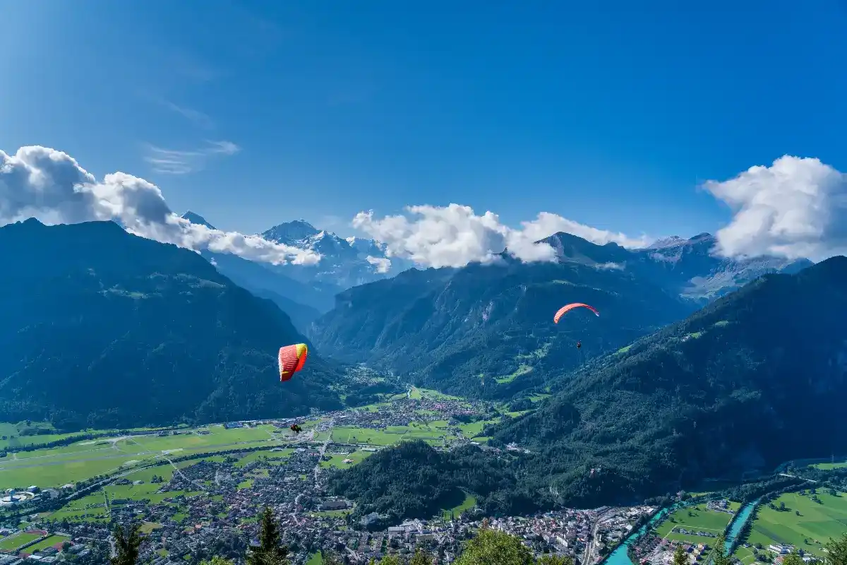 Paragliding Experience in Interlaken by Paragliding Interlaken GmbH