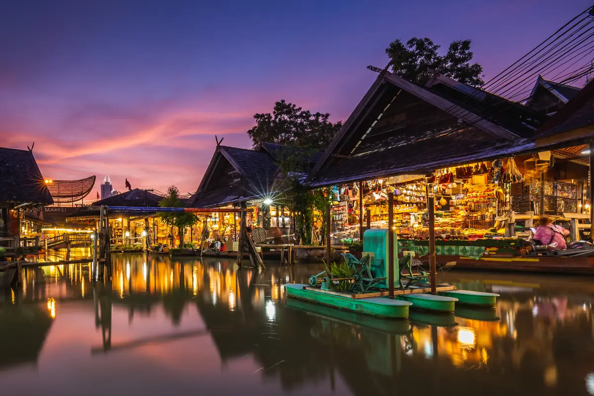 ตลาดน้ำ 4 ภาค พัทยา