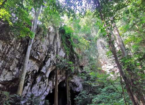 15. ถ้ำผาไท