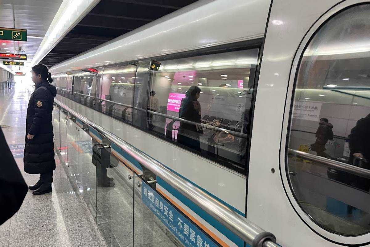 รถไฟแม็กเลฟเซี่ยงไฮ้