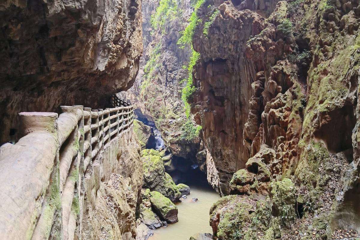 昆明石林+九鄉一日遊