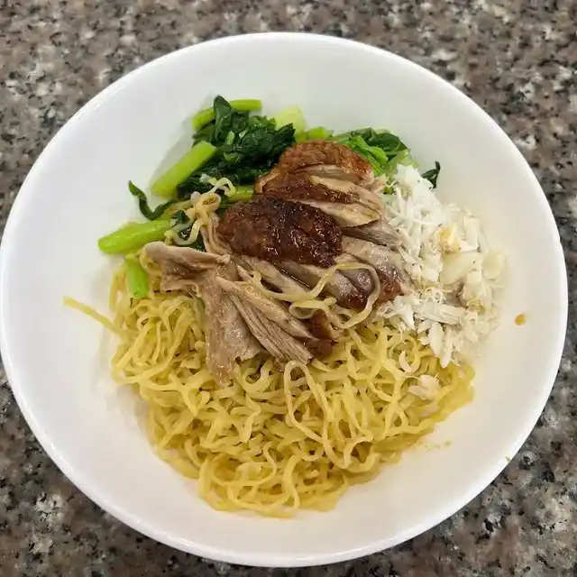 เป็ดย่างและหมูแดง