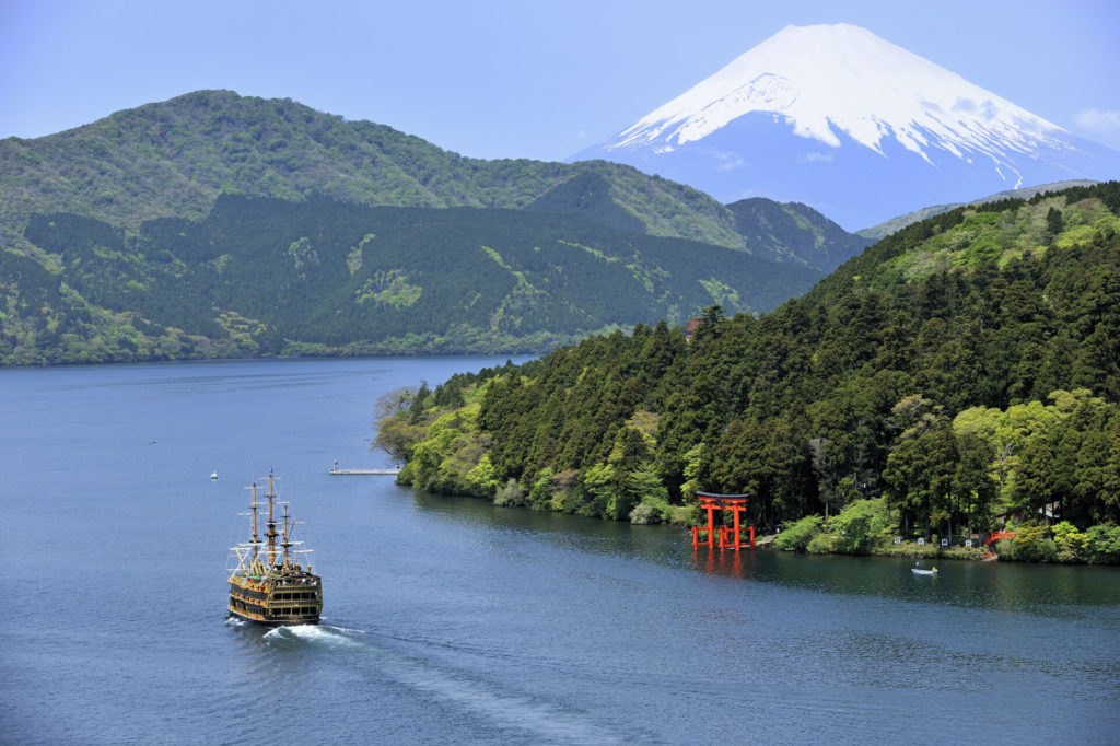 A panoramic view with mt fuji overlooking the back