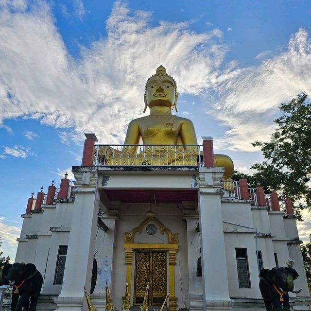 รวม 9 วัดในเชียงคาน ไหว้พระขอพร ชมเสน่ห์ศิลปะล้านช้างริมฝั่งโขง 2569 | Trip.com